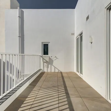 Mayfair By Premier Mt