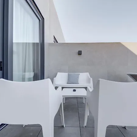 Aparthotel Mayfair By Premier Mt 4*