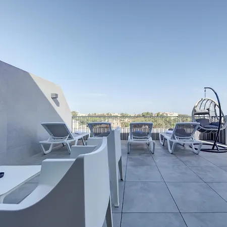 Aparthotel Mayfair By Premier Mt 4*