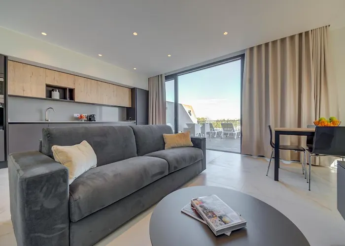 Mayfair By Premier Mt Aparthotel