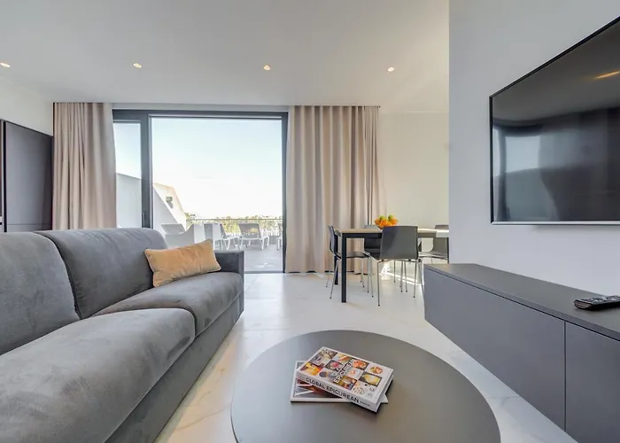 Mayfair By Premier Mt Aparthotel 4*