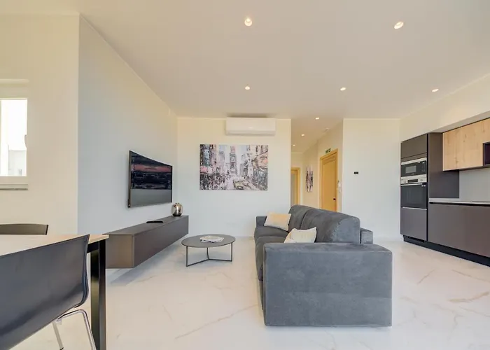 Mayfair By Premier Mt Aparthotel 4*