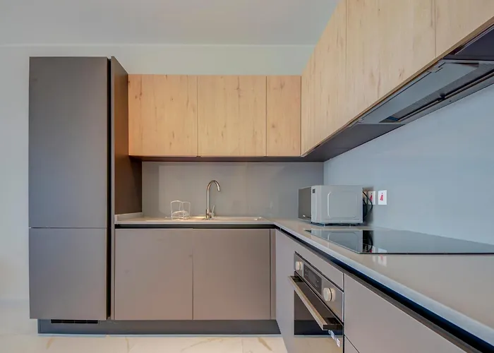 Mayfair By Premier Mt 4*