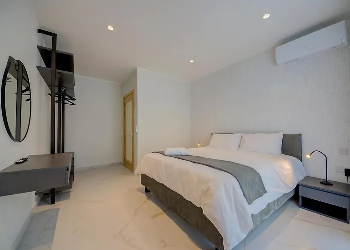 Aparthotel Mayfair By Premier Mt 4*