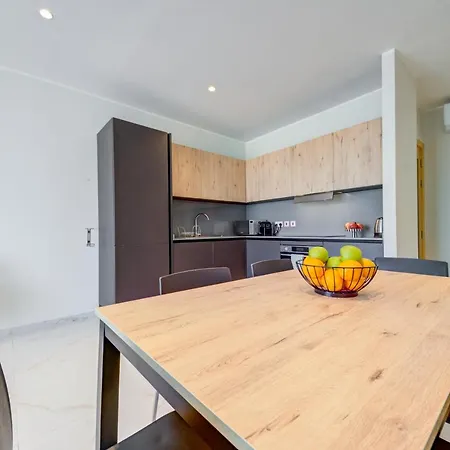 Hotel apartamentowy Mayfair By Premier Mt