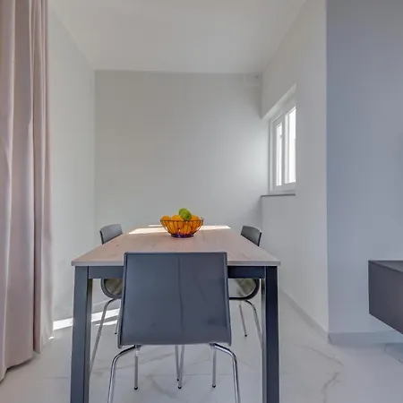 Mayfair By Premier Mt Aparthotel