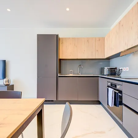 Aparthotel Mayfair By Premier Mt